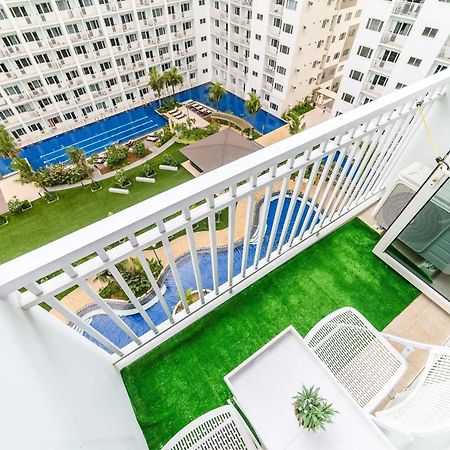 Santiorini At Shore Residences Пасай Екстериор снимка