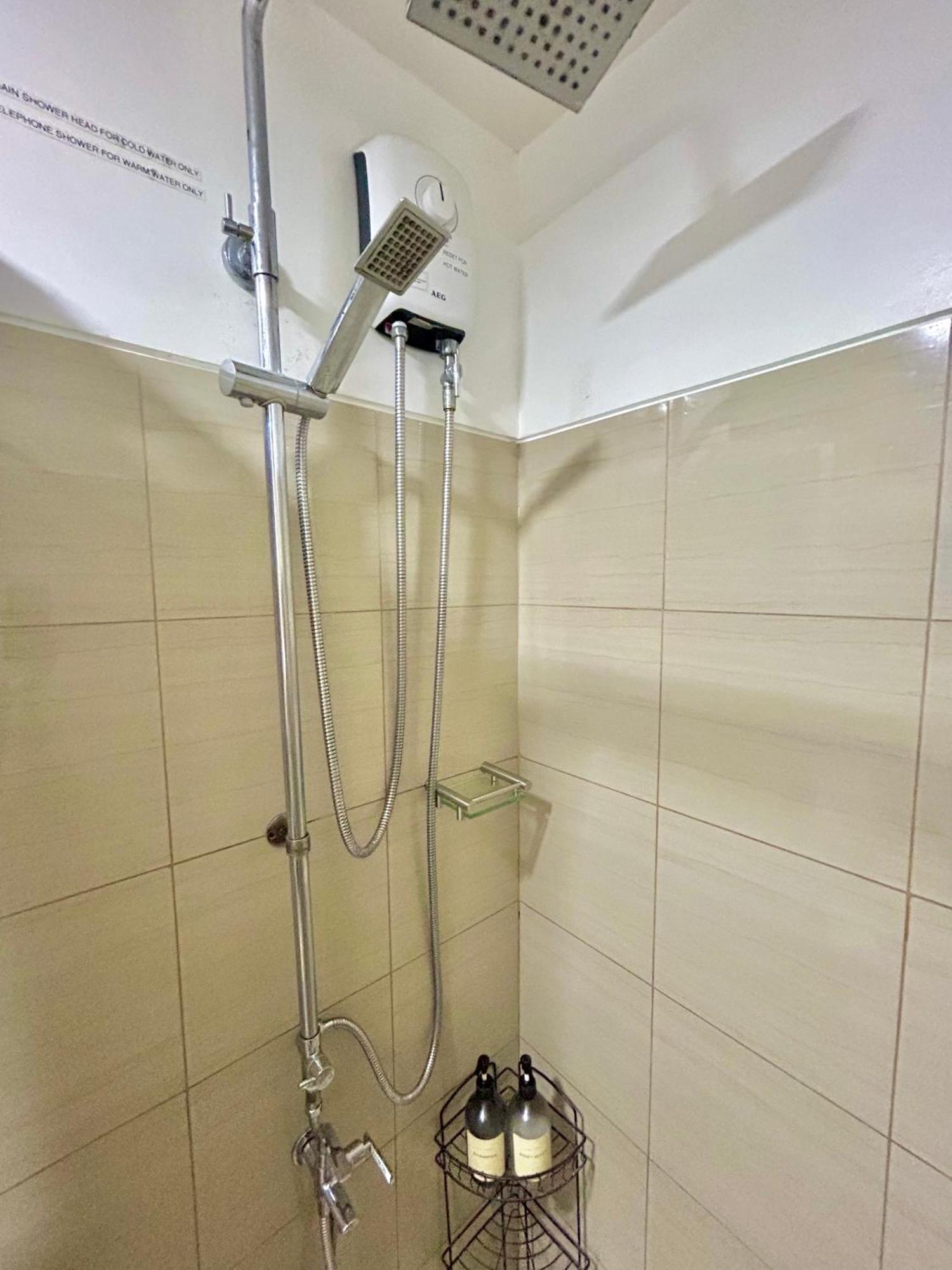 Santiorini At Shore Residences Пасай Екстериор снимка