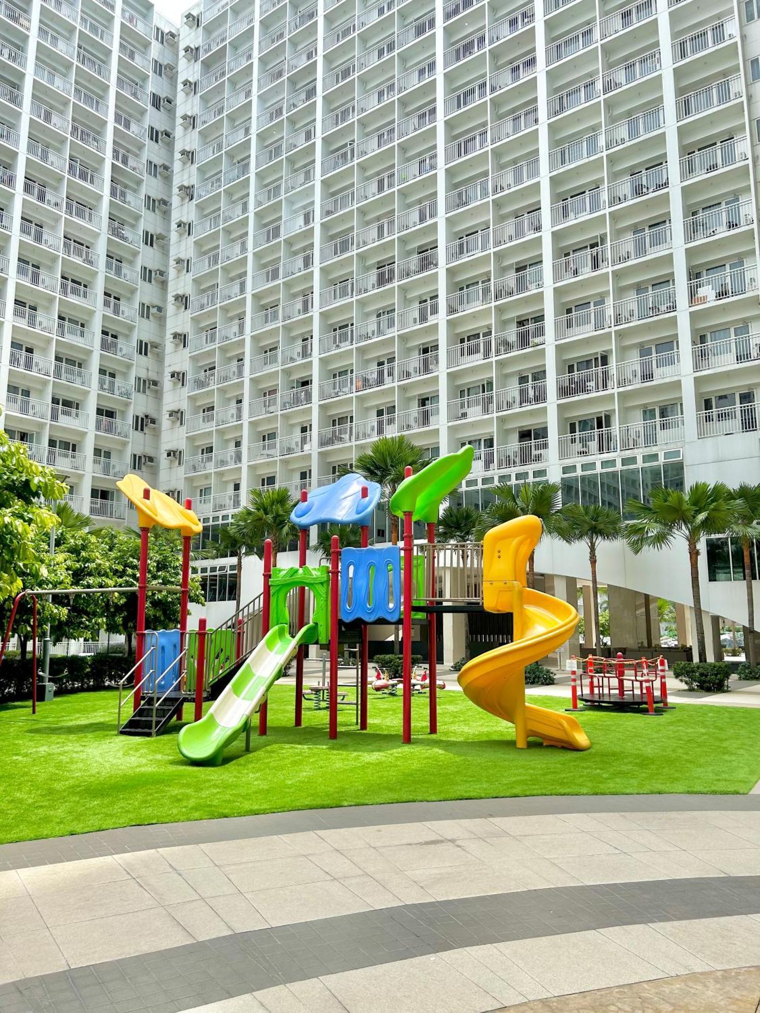 Santiorini At Shore Residences Пасай Екстериор снимка