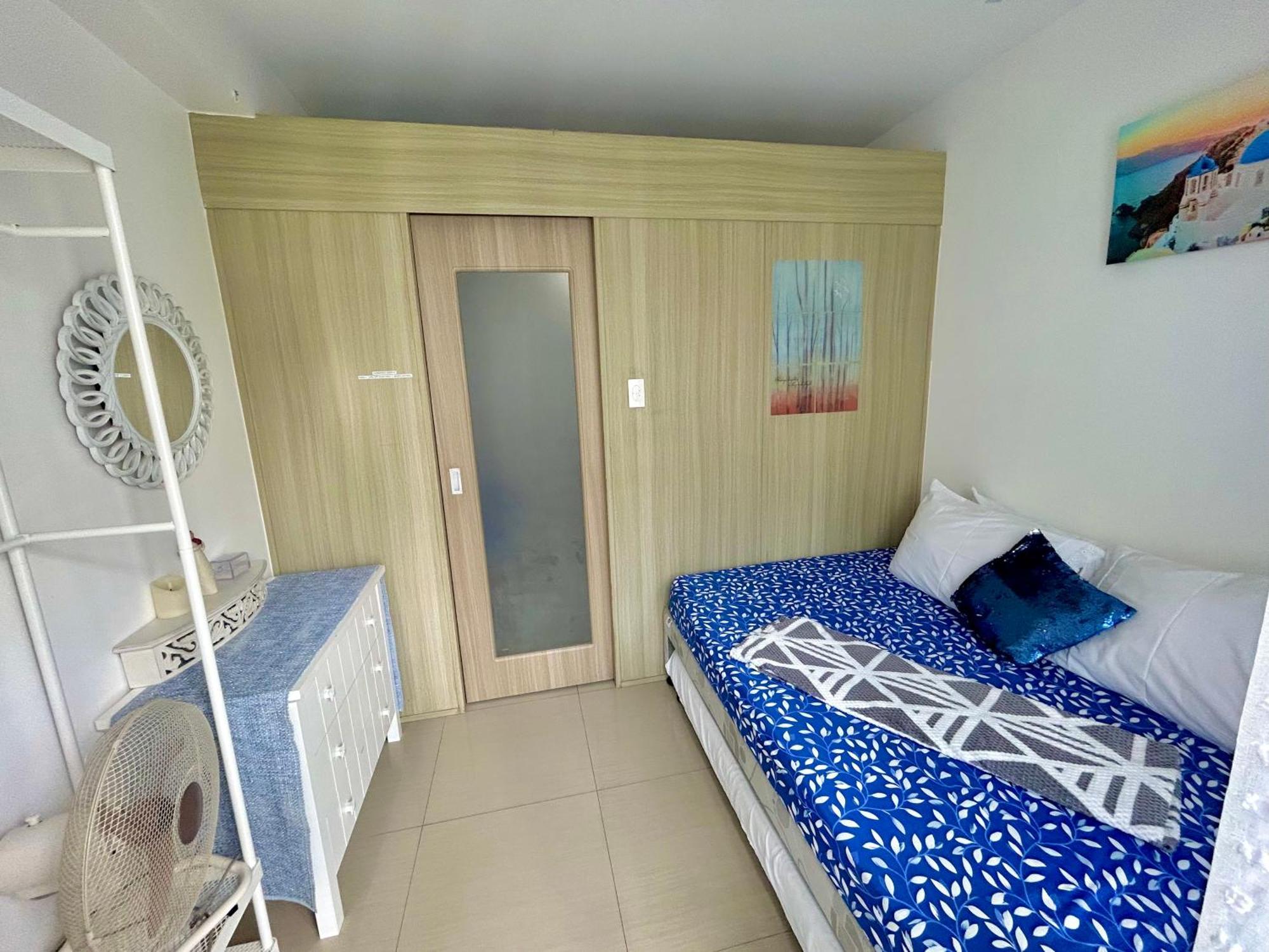 Santiorini At Shore Residences Пасай Екстериор снимка
